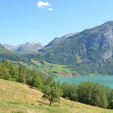 Casa de Férias Tunold Gard - Gamle Huset Mindresunde